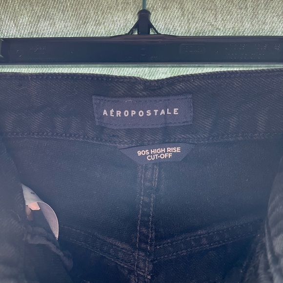 LIKE NEW Aeropostale 90’s High Rise Cutoff Short - Picture 7 of 7